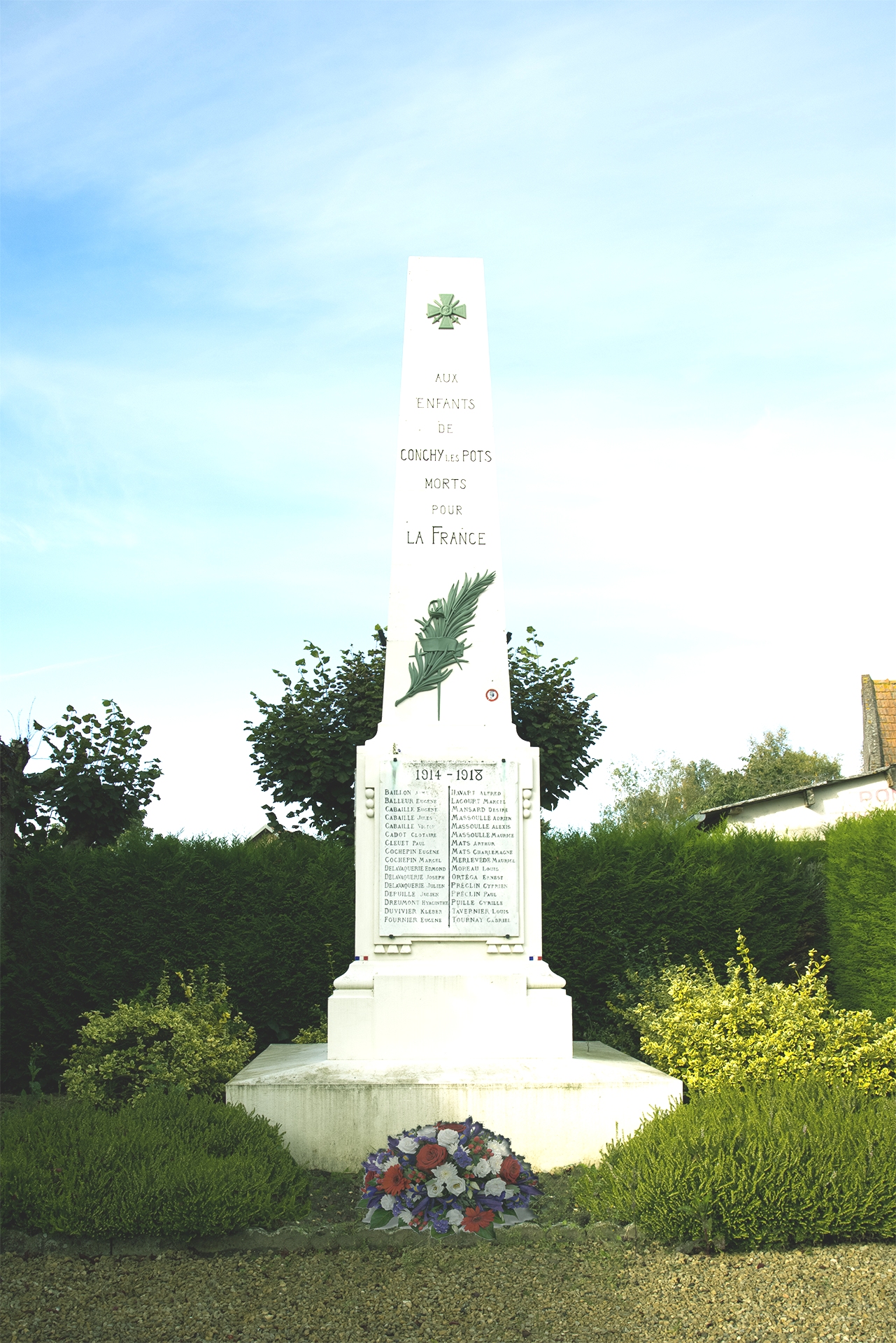 Le Monument aux Morts Conchy les Pots