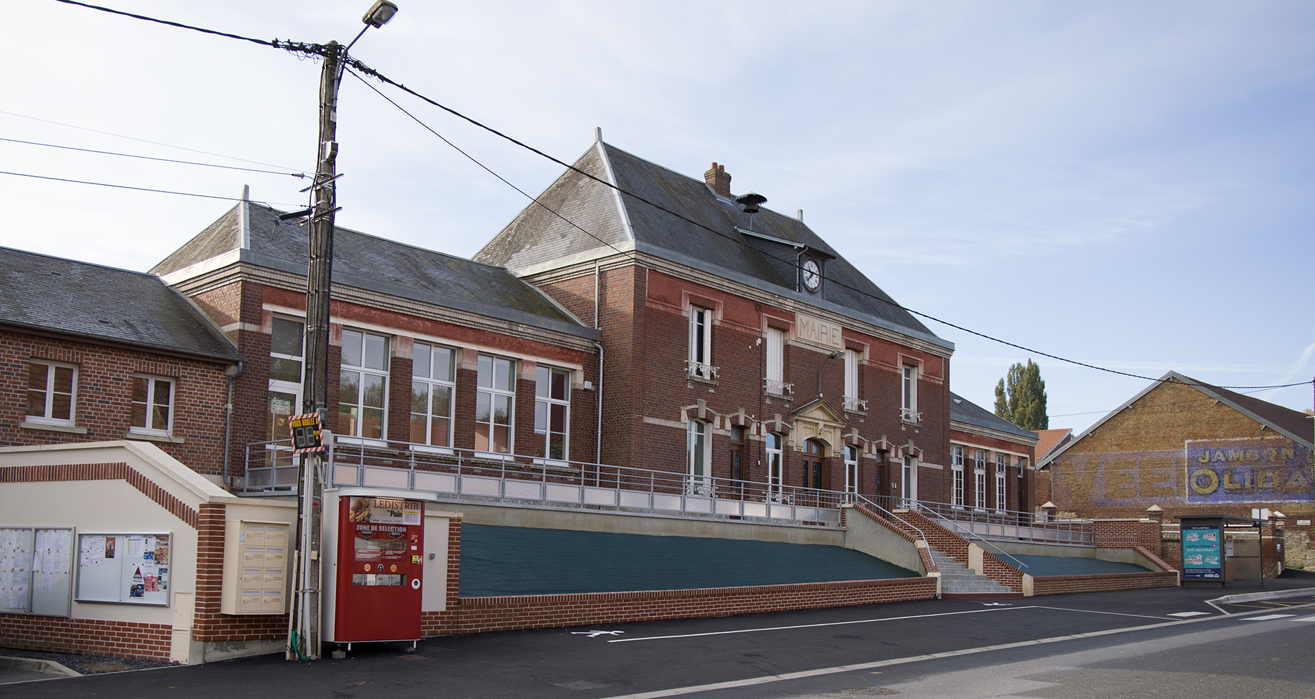 MAIRIE - ECOLE - CENTRE DE SANTE